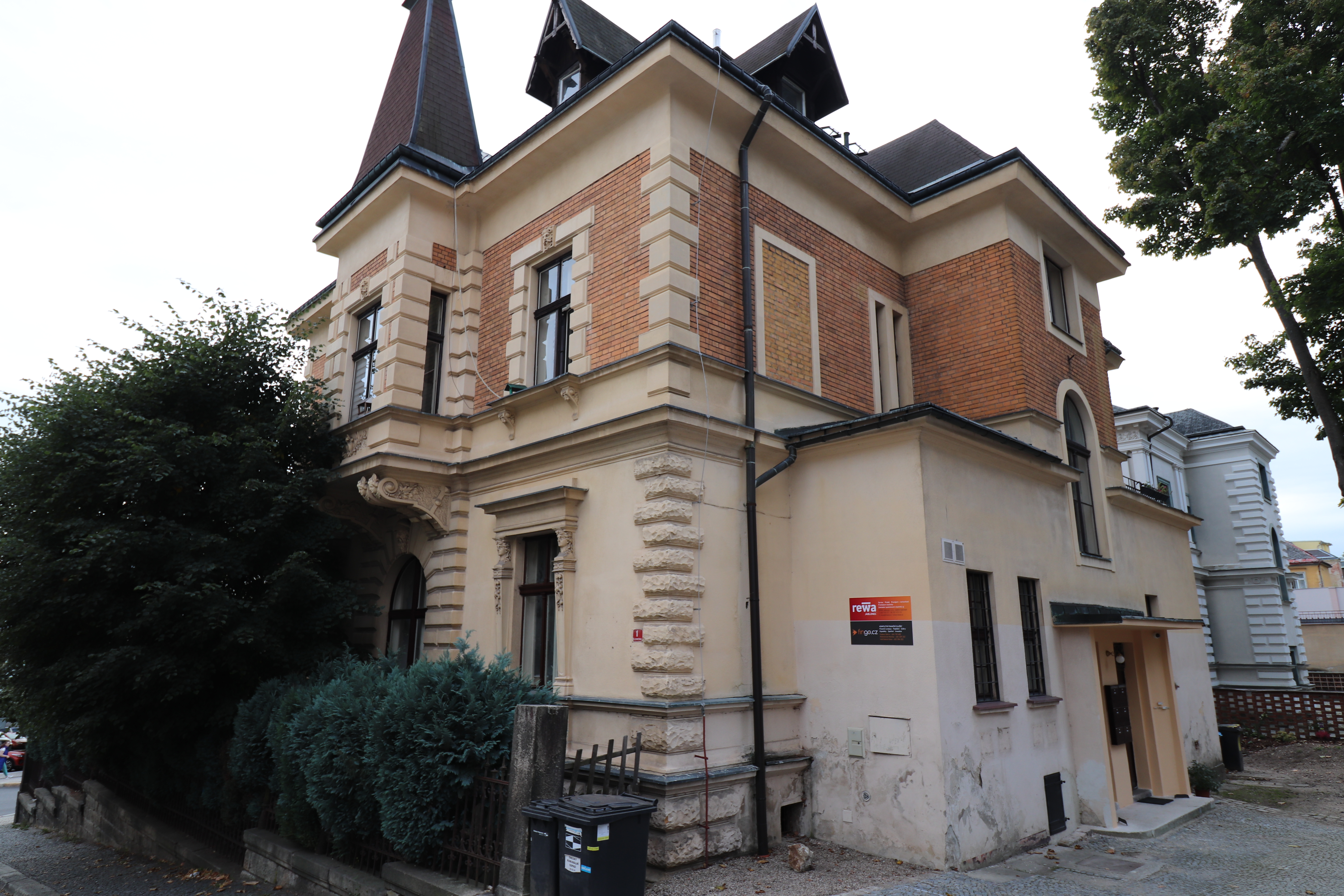 <span class='orange'>Pronájem</span> <span class='bila'>bytu 3+1</span>